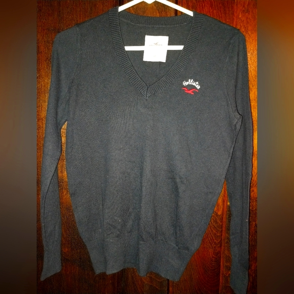 Hollister navy blue sweater